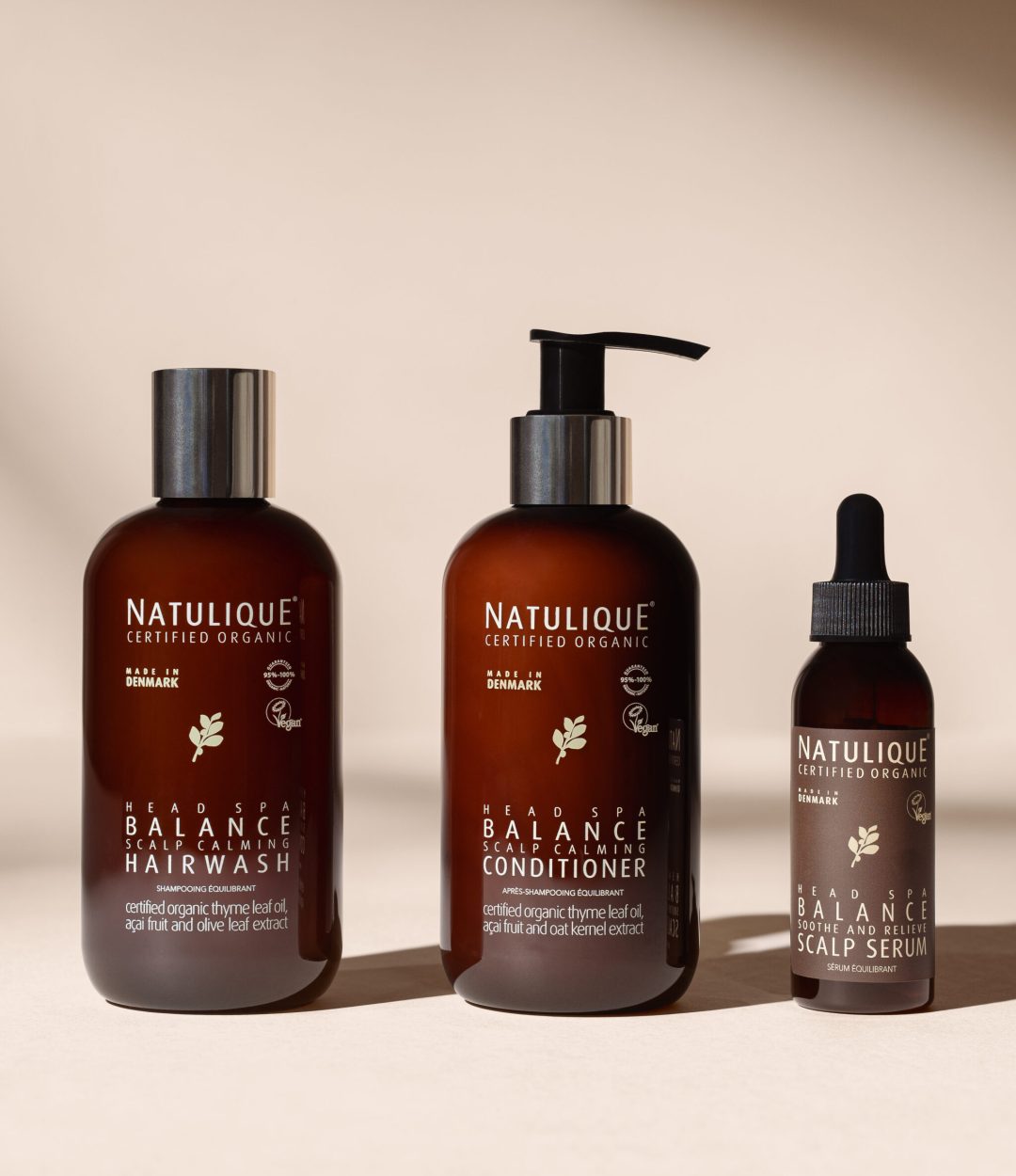 La gamme Balance pour calmer et rééquilibrer les cuirs chevelus sensibles. Au thym, açaï et extrait d'olive bio, pour apaiser durablement.