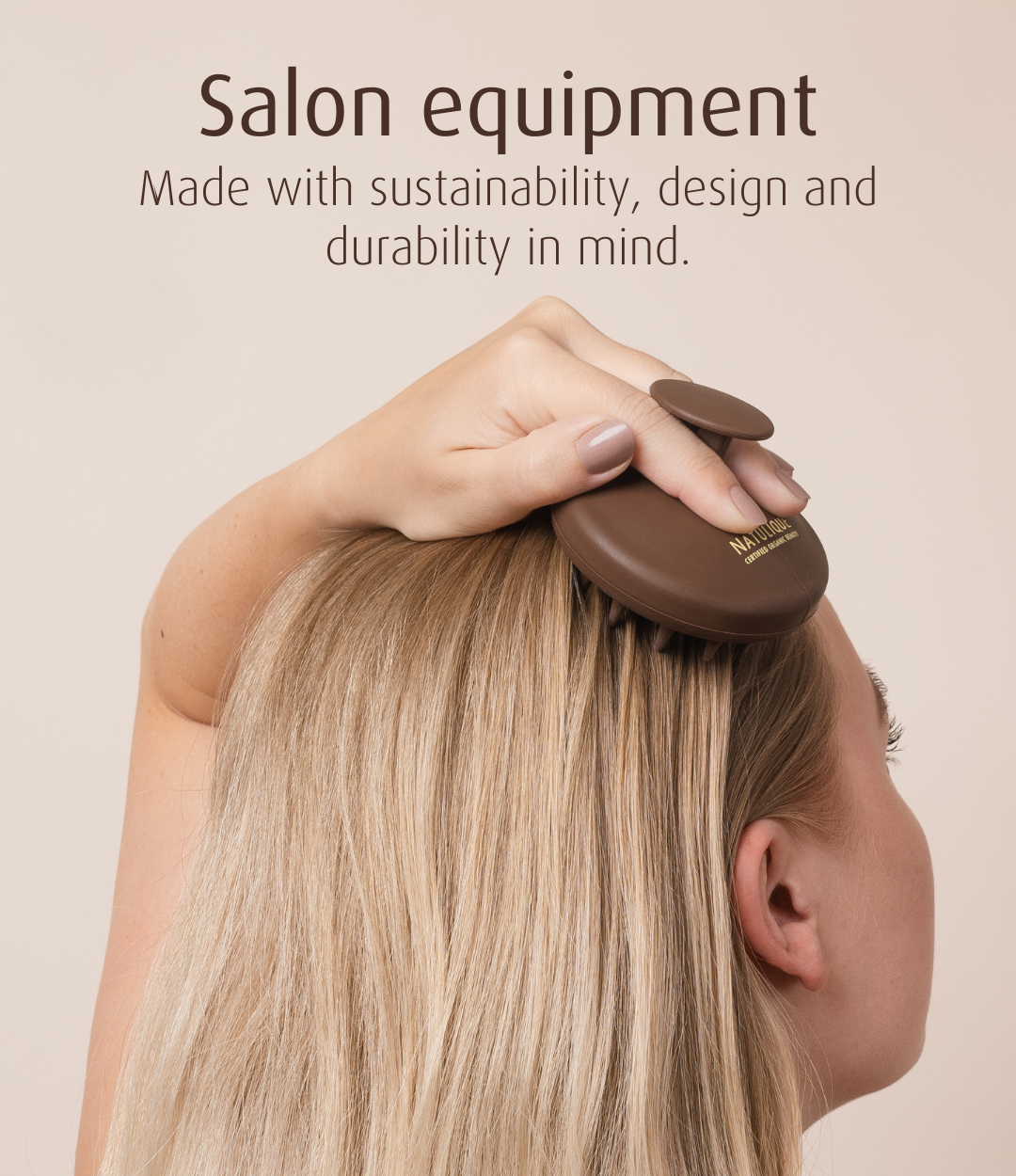 Un équipement pensé pour durer. Design soigné, matériaux durables: Natulique prend soin de vos cheveux et de votre quotidien au salon.